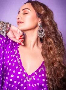 Sonakshi sinha looks breathtaking in purple 3 piece